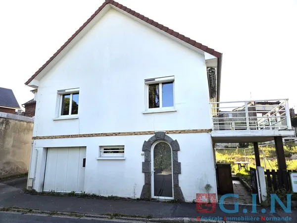 Maison spacieuse 150m2 avec garage, terrasse et studio indép