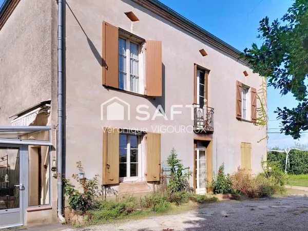 Grande Maison avec dépendances sur terrain 1.7ha