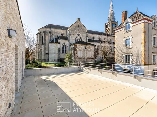 Au coeur du centre ville de Anse, appartement 3 pièce(s), 2 chambres, 73 m2 et 41 m2 de terrasse