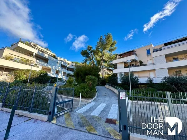 Appartement 83400