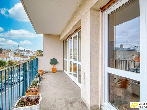 Le Chesnay Rocquencourt Appartement 4 pièces de 93.67 m² carrez situé au 2e étage avec ascenseur, ba
