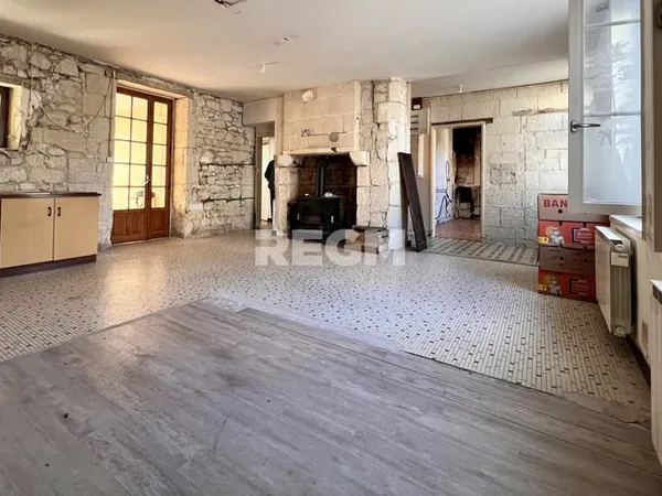 Maison à finir de rénover à banais - 2 chambres - beau poten