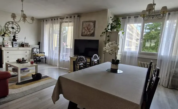 Saint-Etienne Appartement de type F2 59m2 avec garage et 2 c