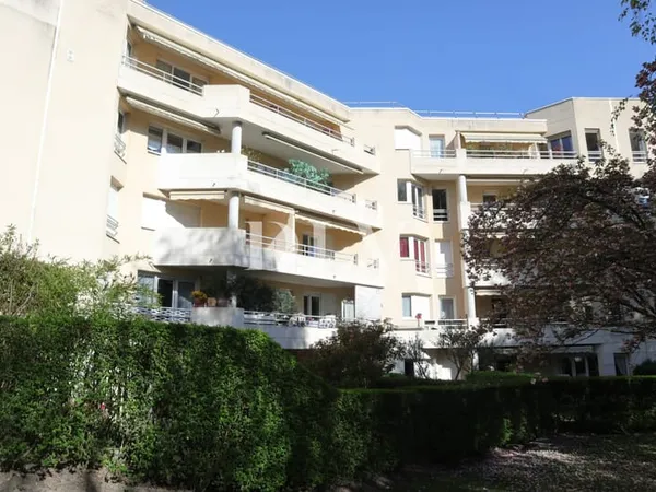 PARC DU SAVOY AVON F5 DE 88 M² AVEC TERRASSE - 3 CH - PARKING