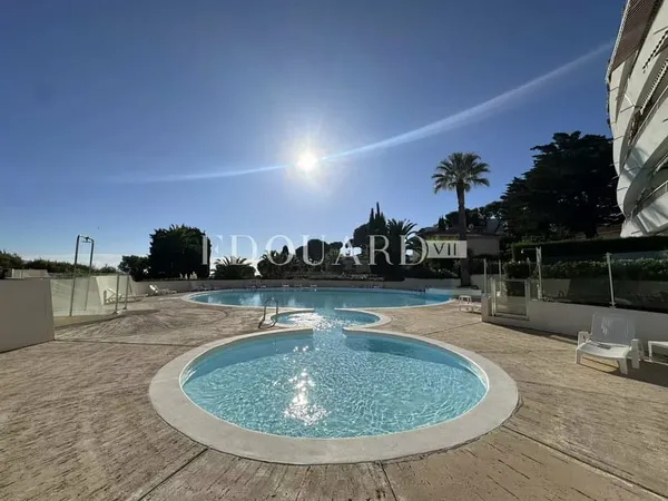 En exclusivité splendide studio avec terrasse, magnifique vue mer panoramique, cave et parking