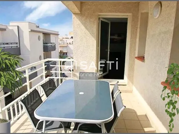 Canet Plage - Appartement traversant avec terrasse et vue imprenable sur les Albères