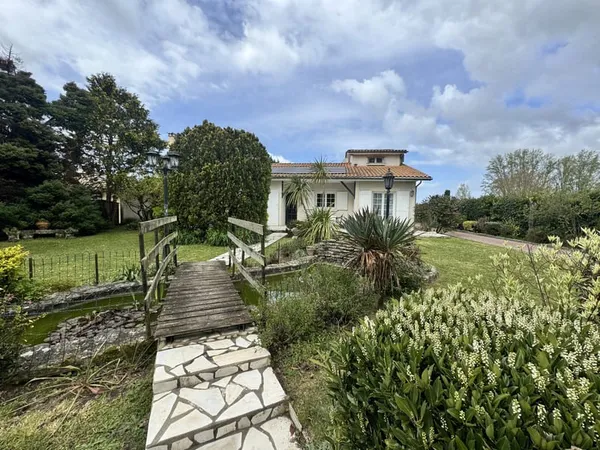 Maison 7 pièces 225 m2