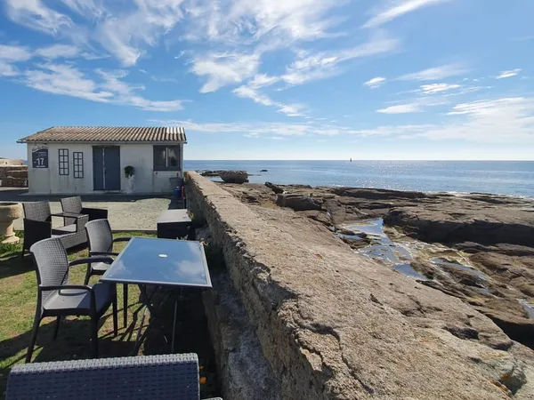 Immeuble de rapport + jardin et garage - Face à la mer - LE