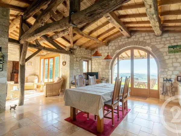 Maison 8 pièces 206 m²
