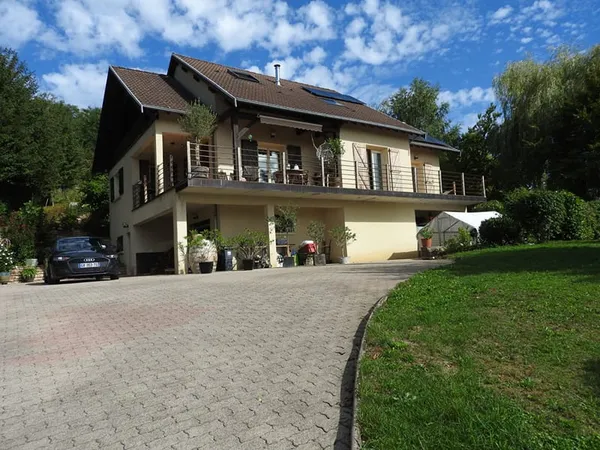 Maison Pouilley Les Vignes 6 pièce(s) 183 m2