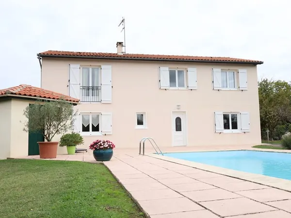 Maison - 5 pièces - 150m²