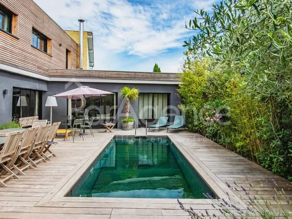 Maison avec piscine chauffée et jardin Saint-Palais-sur-Me