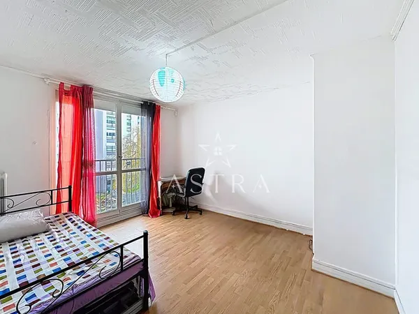 Appartement 3 pièces 55 m² Métro 14 L'Haÿ-les-Roses Parking, cave Copropriété rénovée