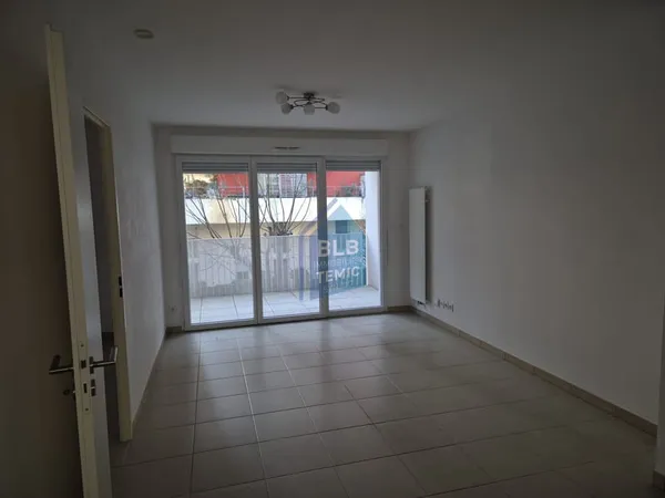 Appartement Juvignac 2 pièces 39 m2 + parking