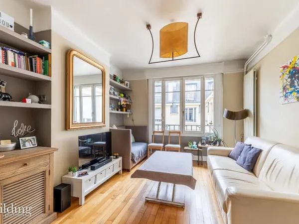 Paris 16ème - Exelmans 2 pièces avec balcon au 7eme étage - 52.38m²