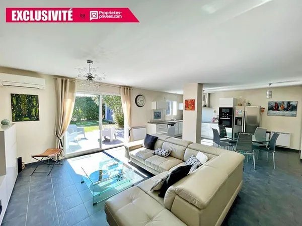 Maison Bassens 5 pièce(s) 3 chambres et bureau115 m2 jardin