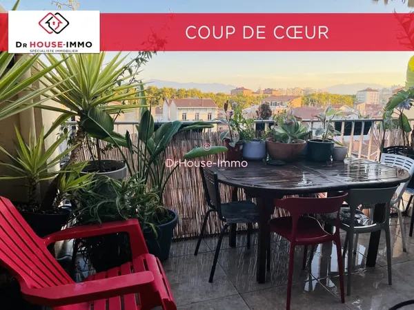 EXCLUSIVITE et RARE proche place de CATALOGNE dernier étage Grand F5 avec terrasse plein sud