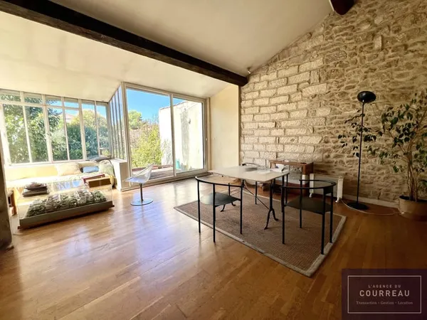 Maison avec jardin et stationnements aux Arceaux