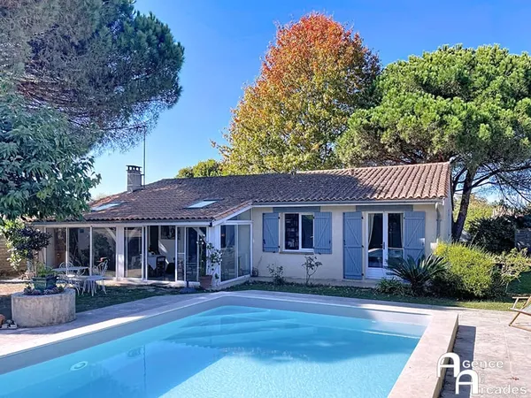 MAISON DE PLAIN PIED avec PISCINE
