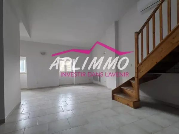 APPARTEMENT T2 BIS AVEC MEZZANINE