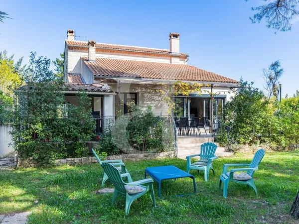 Villa avec piscine à vendre proche du centre-ville de Vaison-la
