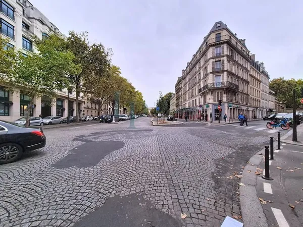 Studette Paris 8 m2, Friedland, Place de l'Etoile, parc Monceau, Haussmann, premier achat, pied-à-te