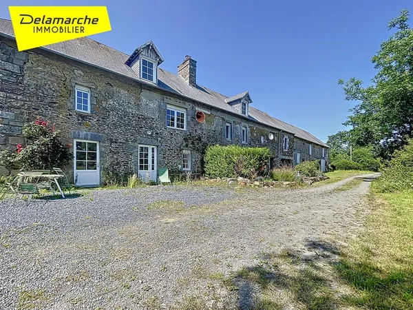 A VENDRE maison Montpinchon 8 pièces.