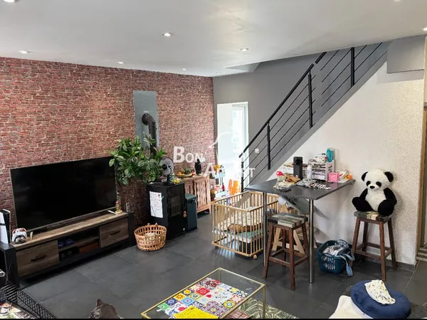 COQUETTE MAISON MITOYENNE ENTIEREMENT RENOVEE 3 PIÈCES 90 M2