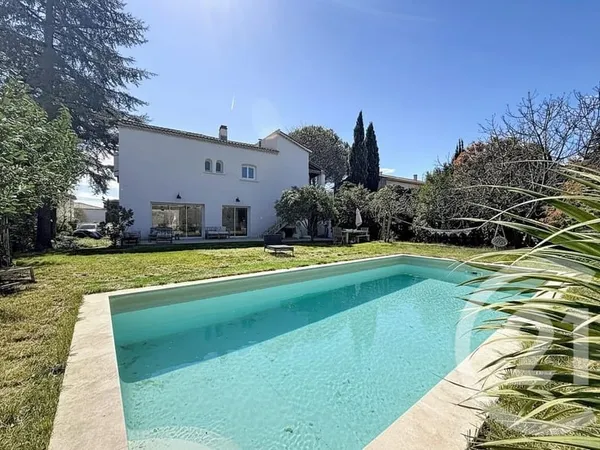 Maison 7 pièces 213 m²