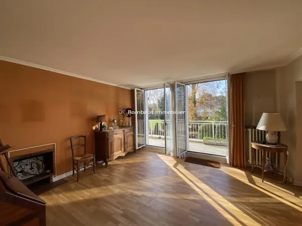 APPARTEMENT DE 3 PIECES AVEC TERRASSE