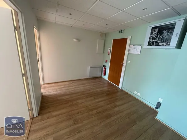Local commercial 135 m²
