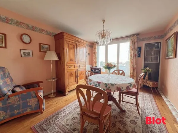 A VENDRE EN EXCLUSIVITÉ PAR BLOT - APPARTEMENT À VENDRE À RENNES - TYPE 4 PROCHE STE THÉRÈSE