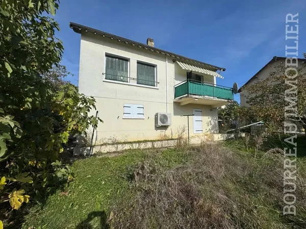 JOIGNY PROCHE ECOLES ET COMMODITES