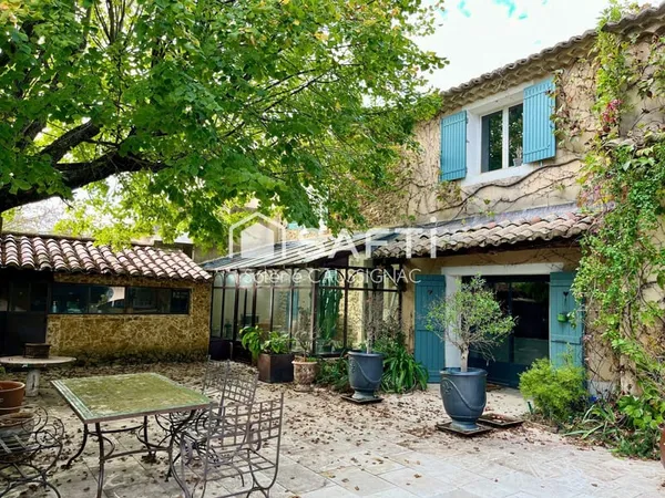 Mas 5 pièces, 130m2 avec piscine et jardin