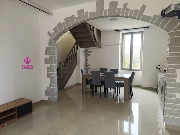 PEAGE DE ROUSSILLON, maison 105 m2 environ sur 2 niveaux, 3