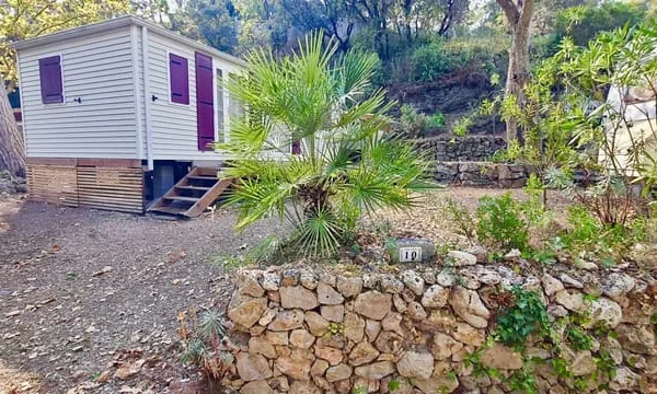 Terrain 211 m²