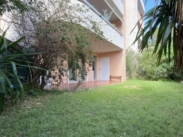 LE CANNET T2 / Jardin / Terrasse / Parking.