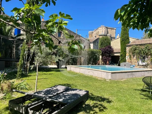 Atypique propriété en pierres composée de 2 maisons à vendre