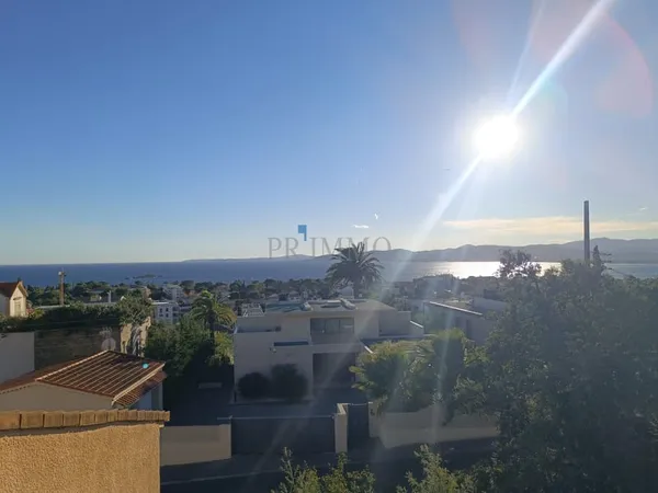 AGREABLE APPARTEMENT 4/5 PIECES VUE MER