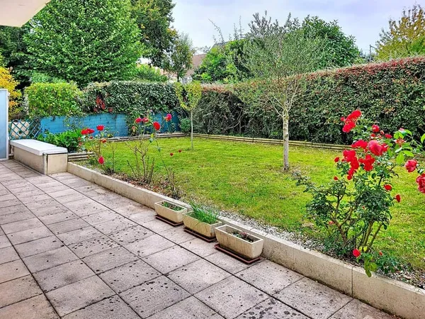 Appartement 3 pièces PLEIN SUD, avec terrasse et jardin, au calme absolu !