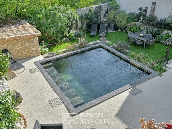 Esprit loft dans un ancien chai avec jardin et piscine à 20 min d'Uzès