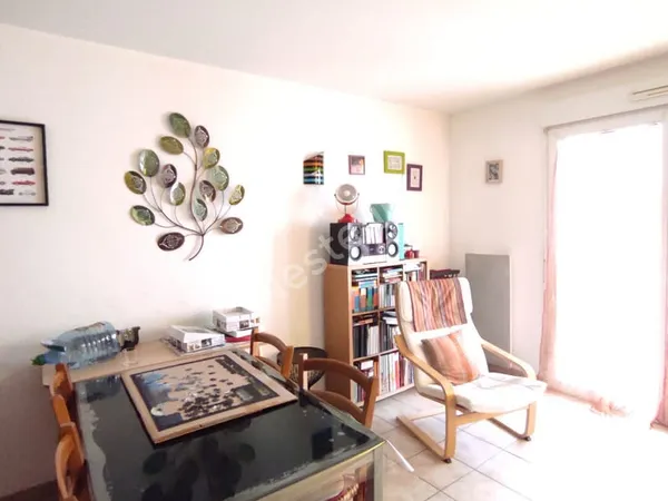 A vendre pour investisseur appartement TYPE 3 loué avec terrasse et stationnement privatif Poitiers 