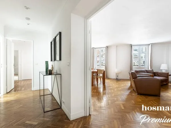 Bien unique de 6 pièces - 157 m² - Parking et cave inclus - Paris 8ème