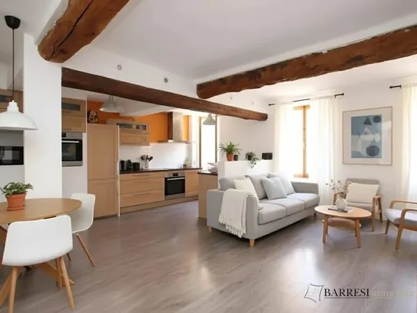 Cuers - Maison de village rénovée - 133 m² - Grand gara