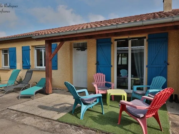 Maison à vendre 5 pièces BOZ (01)