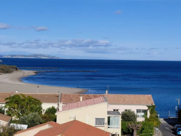 LE MÔLE / FALAISES - BEL APPARTEMENT ENTIEREMENT RENOVÉ AVEC