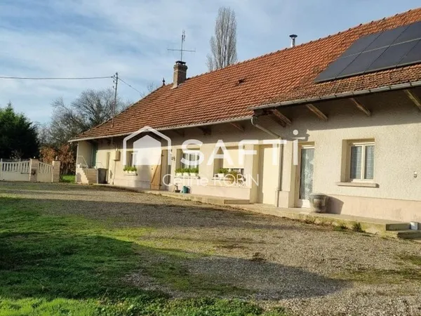 Maison avec dependances et piscine