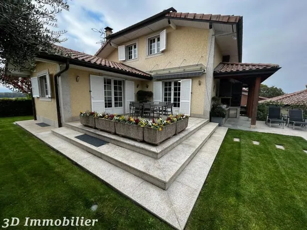 Secteur Douvaine (74140), venez découvrir cette très belle maison de caractère, 7 pièces, avec son m