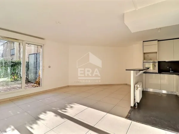 Appartement La Plaine Saint-Denis 3 pièce(s) 66 m2