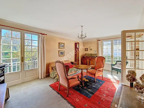 Maison spacieuse à vendre à Buxerolles - 5 chambres dans un secteur calme